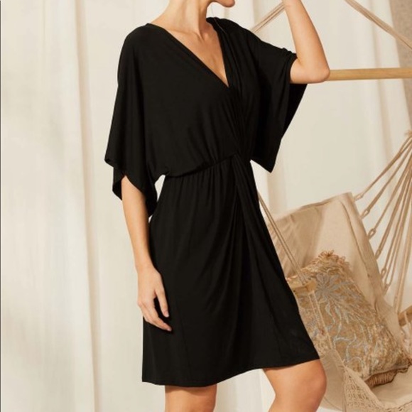Suzanne Betro Dresses & Skirts - NWT Black Front-Twist Kimono-Sleeve V-Neck Dress